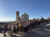 4.-Assisi-spolocna-fotgrafia-pred-Bazilikou-sv.-Frantiska